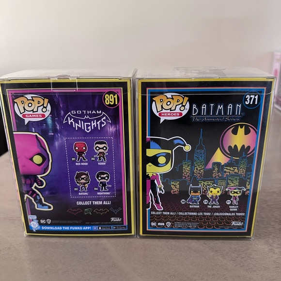Funko Pop Gotham Knights Red Hood and Harley Quinn Figures - Picture 2 of 2